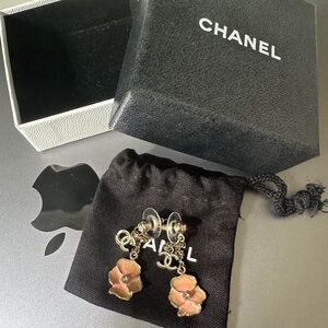 Chanel earring